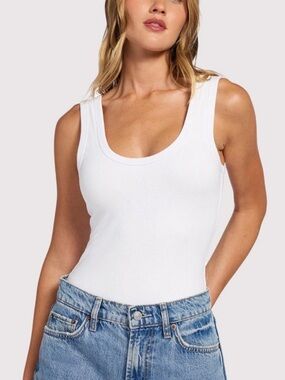 Excellent Pristine Nuuds White Scoop Neck Tank Bodysuit Size: Large Minimalist
